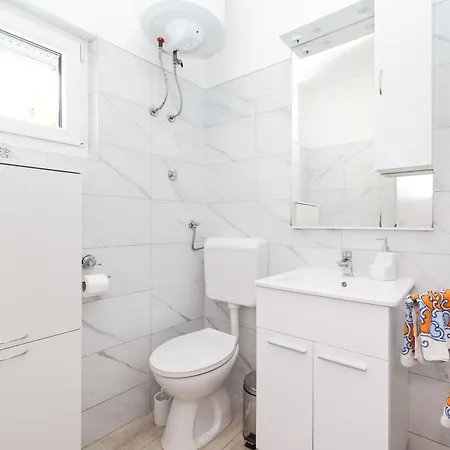 Pantalon, Big Terrace And Free Parking