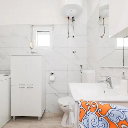 Pantalon, Big Terrace And Free Parking