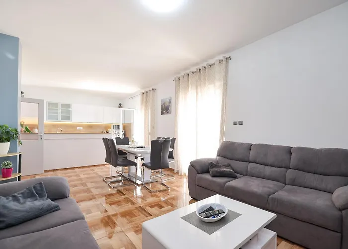 Pantalon, Big Terrace And Free Parking Apartmán