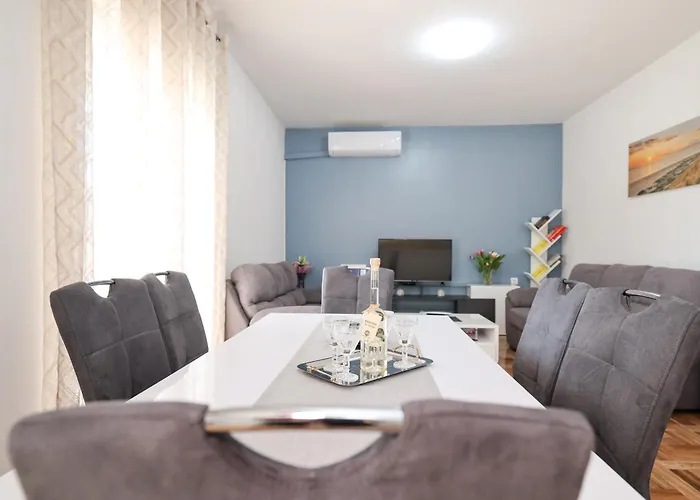 Pantalon, Big Terrace And Free Parking Apartmán *