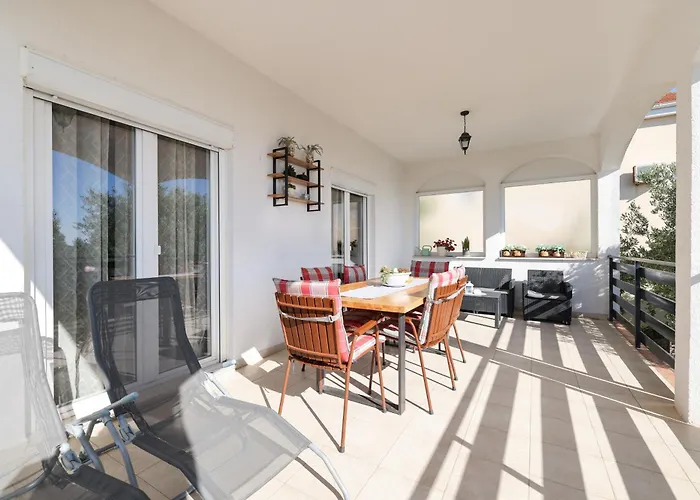 Apartmán Pantalon, Big Terrace And Free Parking *