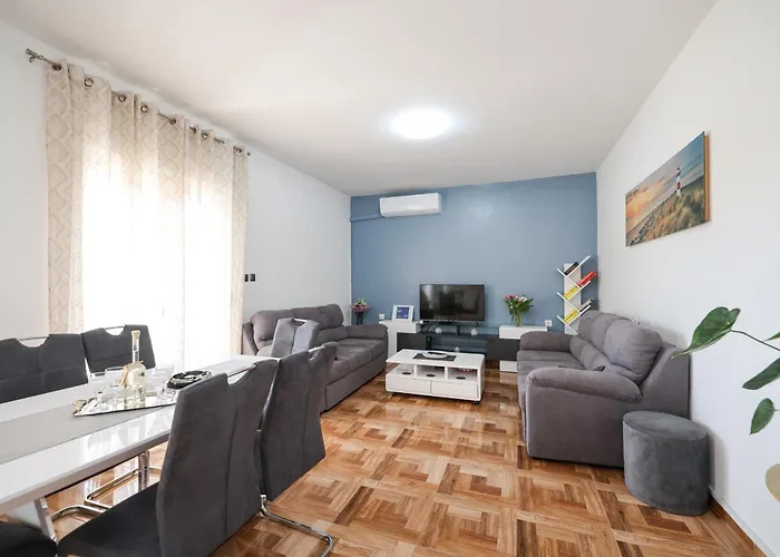 Pantalon, Big Terrace And Free Parking Apartmán Zadar