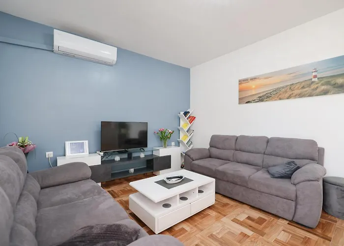 Pantalon, Big Terrace And Free Parking Zadar