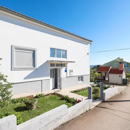 Pantalon, Big Terrace And Free Parking Zadar