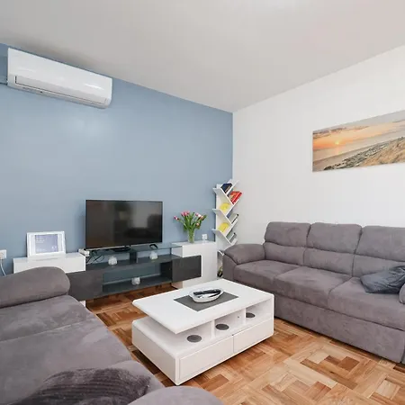 Pantalon, Big Terrace And Free Parking Zadar