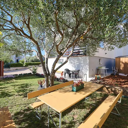 Apartment Pantalon, Big Terrace And Free Parking Zadar