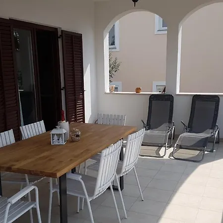 Pantalon, Big Terrace And Free Parking Apartment Zadar