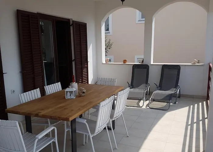 Pantalon, Big Terrace And Free Parking 아파트 자다르